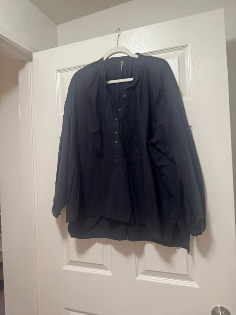 FREE PEOPLE Women’s Hi-low oversized lagenlook Tunic - Picture 3 of 13